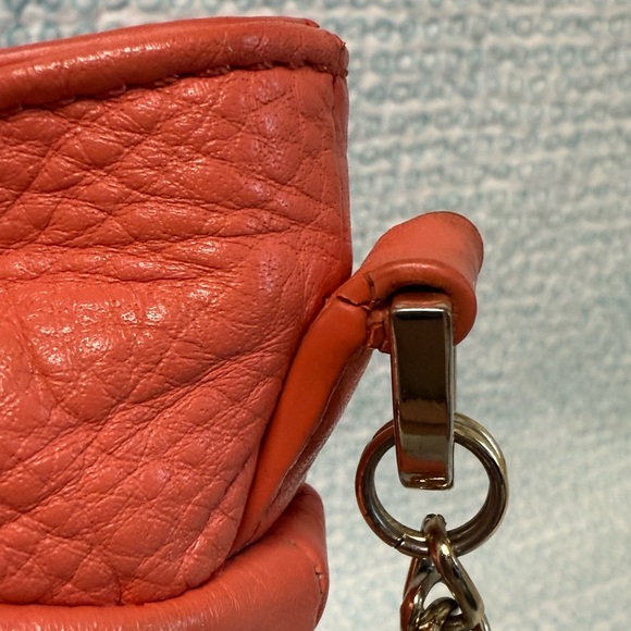 🖤 Vince Camuto Rehabber Bag Coral-Orange Pebbled Leather Turn-Lock Shoulder Bag - Picture 14 of 16